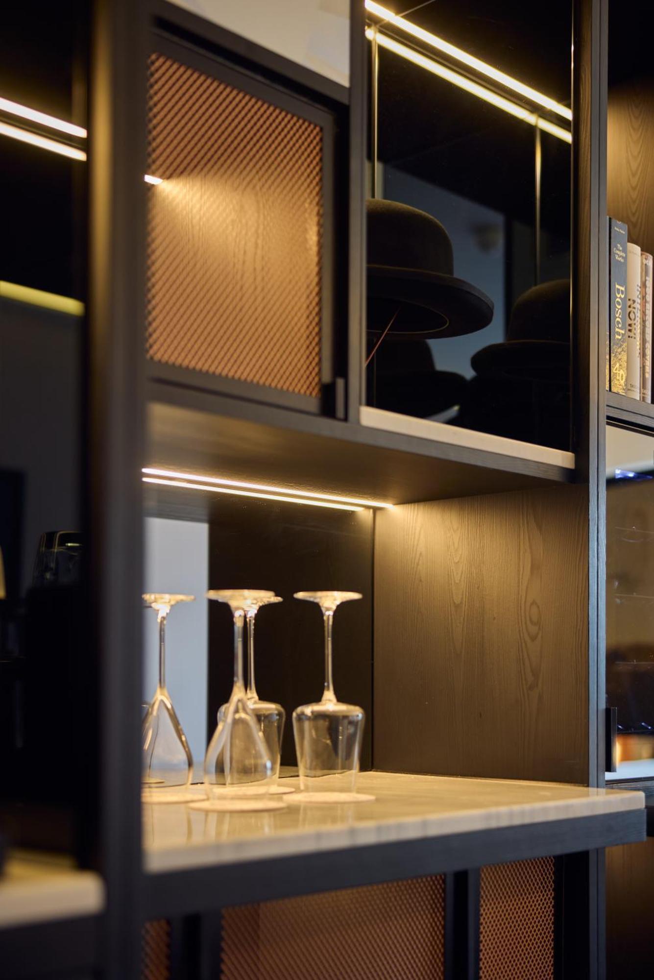 Khách sạn Uptown Brussels 4*