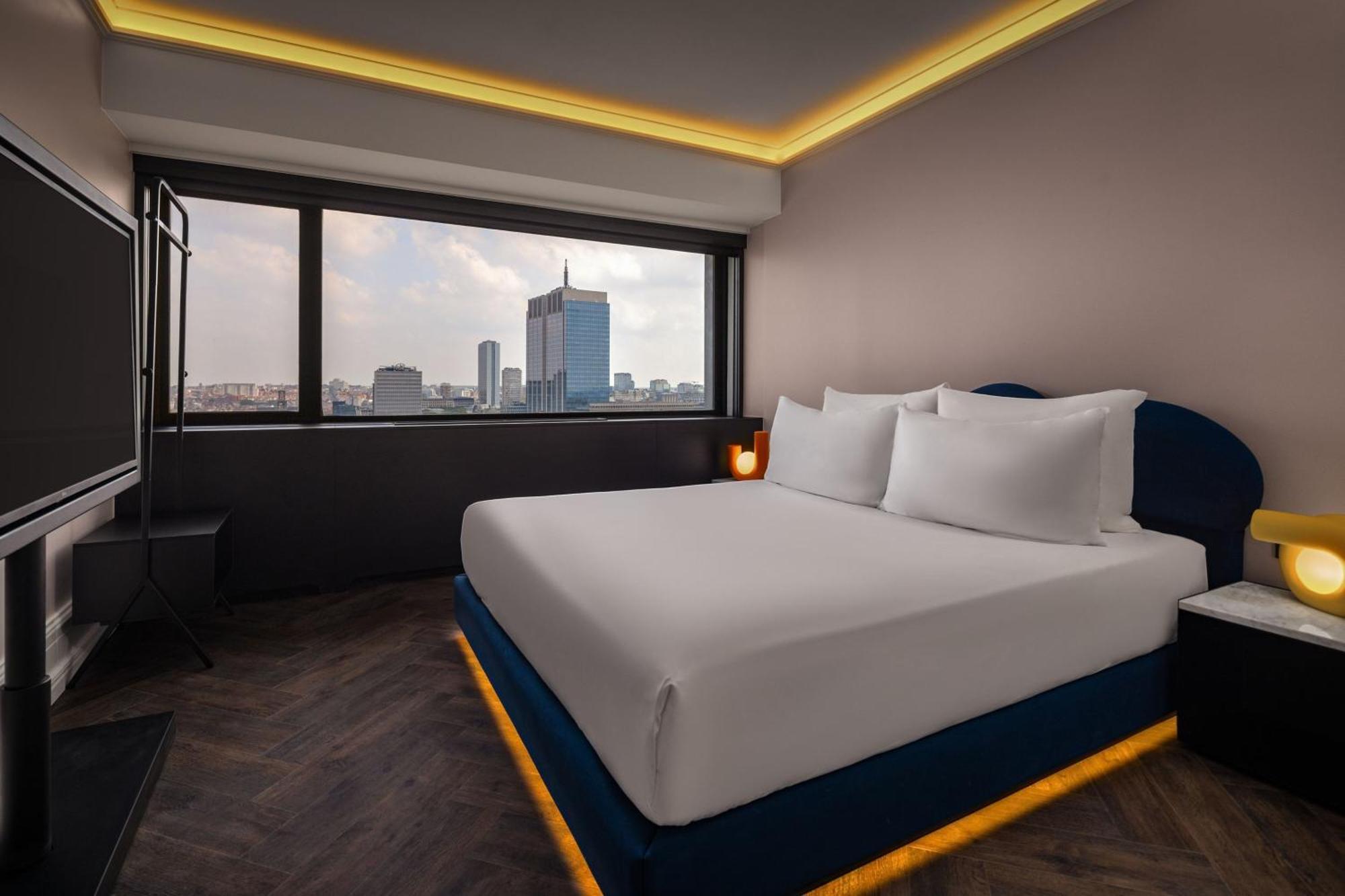 Uptown Brussels Khách sạn 4*