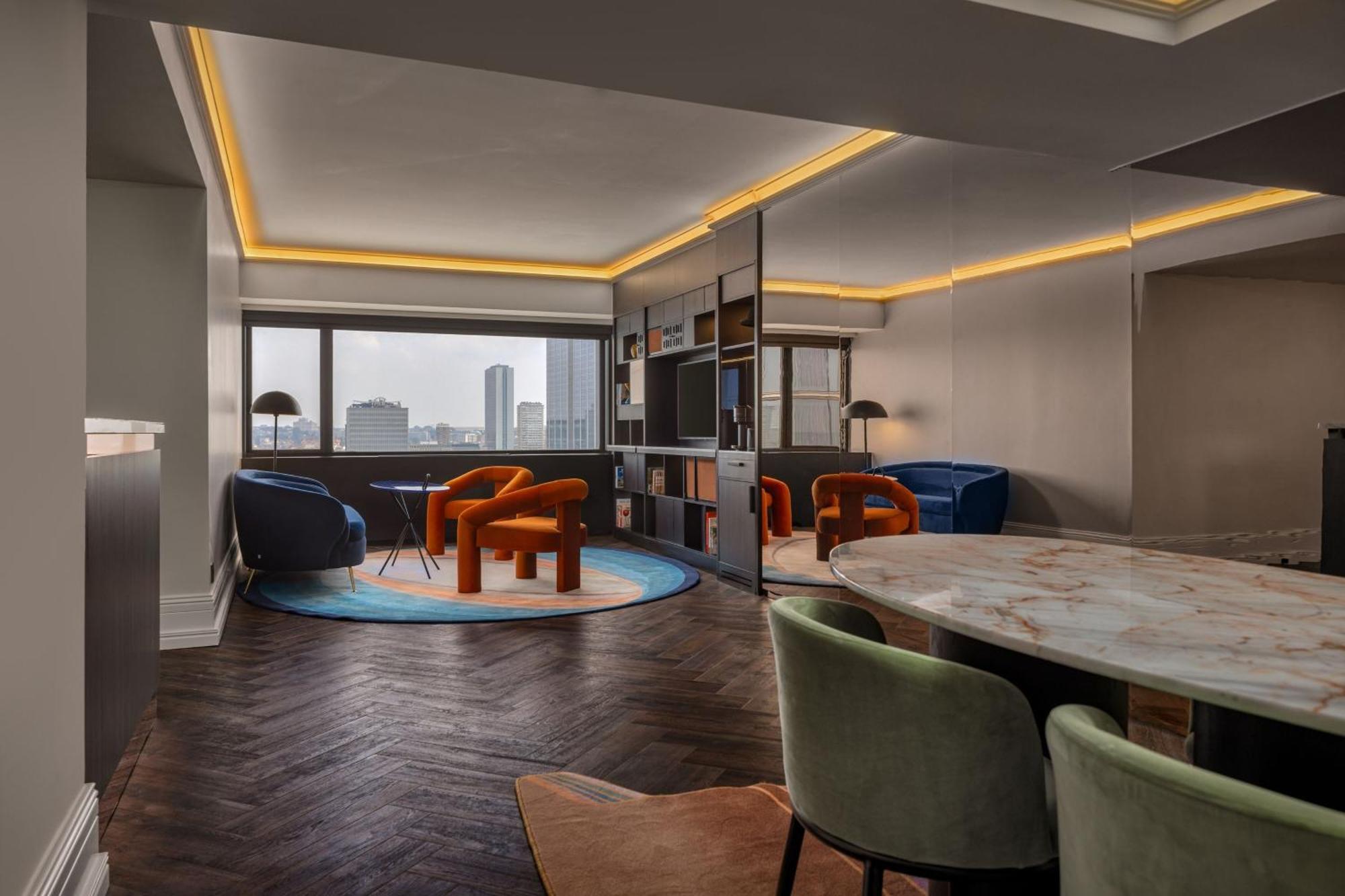 Khách sạn Uptown Brussels 4*