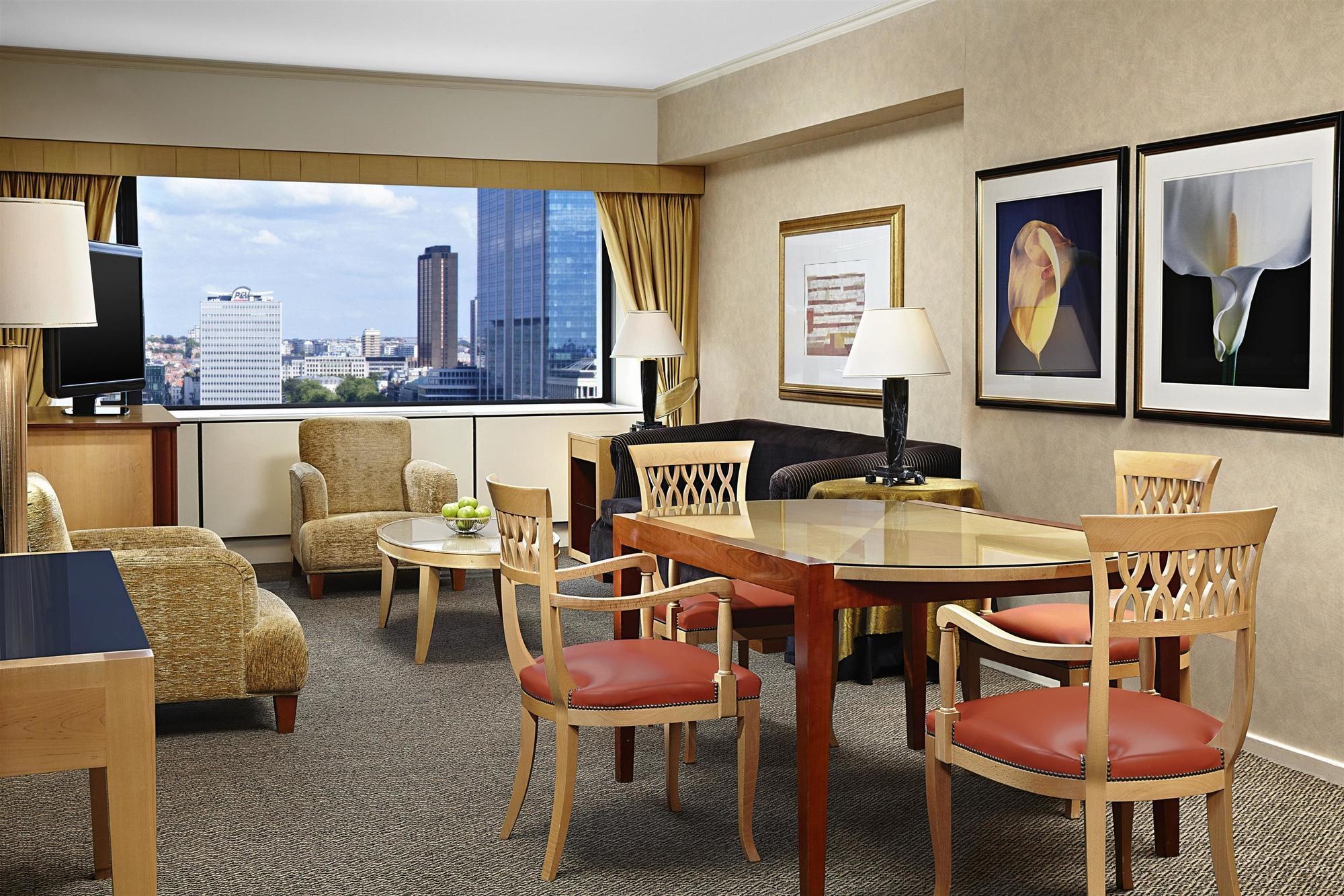 Uptown Brussels Khách sạn 4*