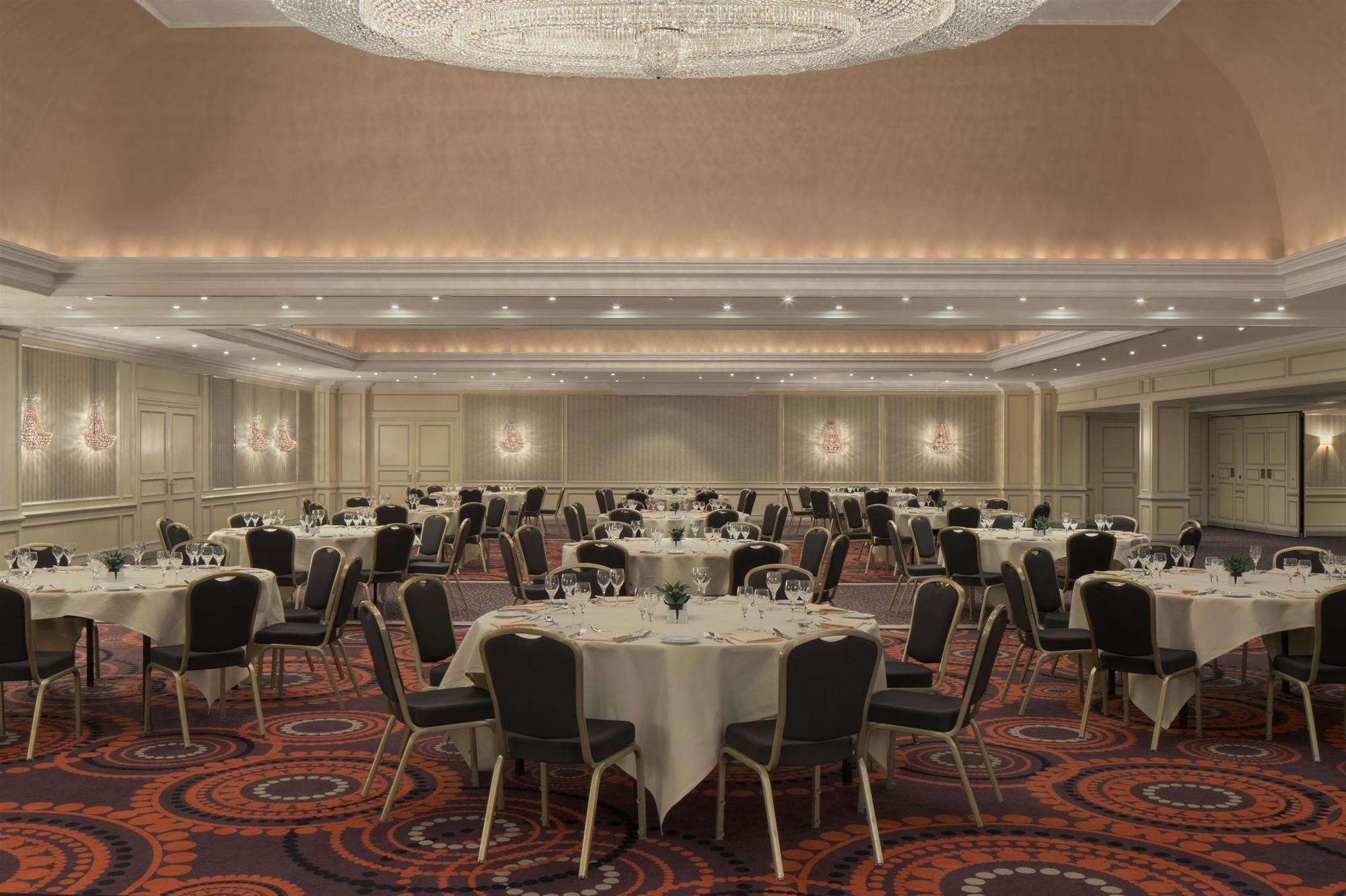 Uptown Brussels Khách sạn 4*