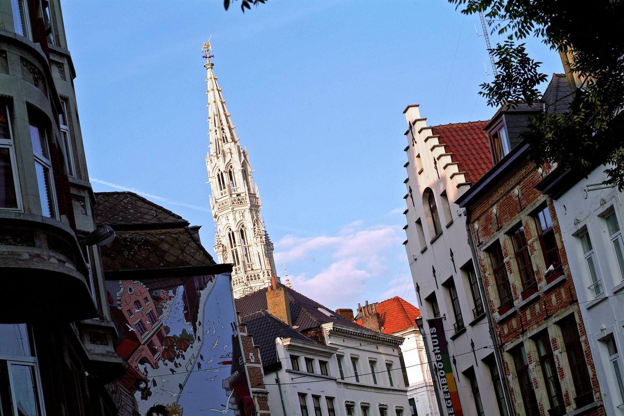 Uptown Brussels Khách sạn 4*